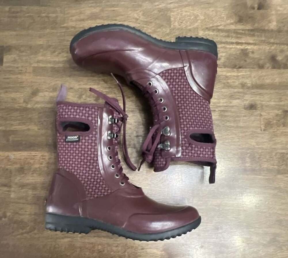 Bogs Amanda Plush Lace Waterproof Boots Burgundy Size 8